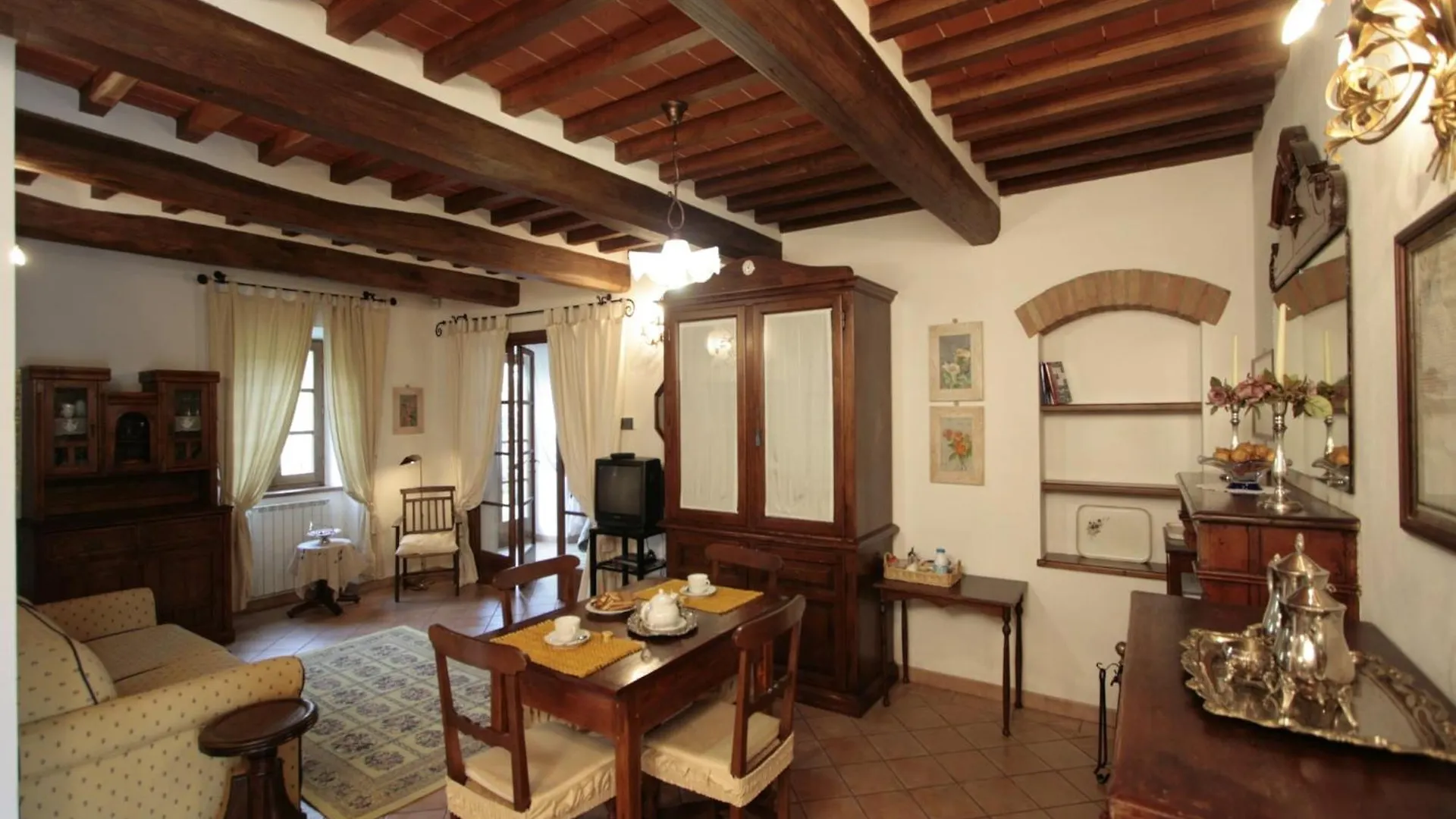 Luxurious Cozy Apartment With Pool Near Cortona In Tuscany Versatile